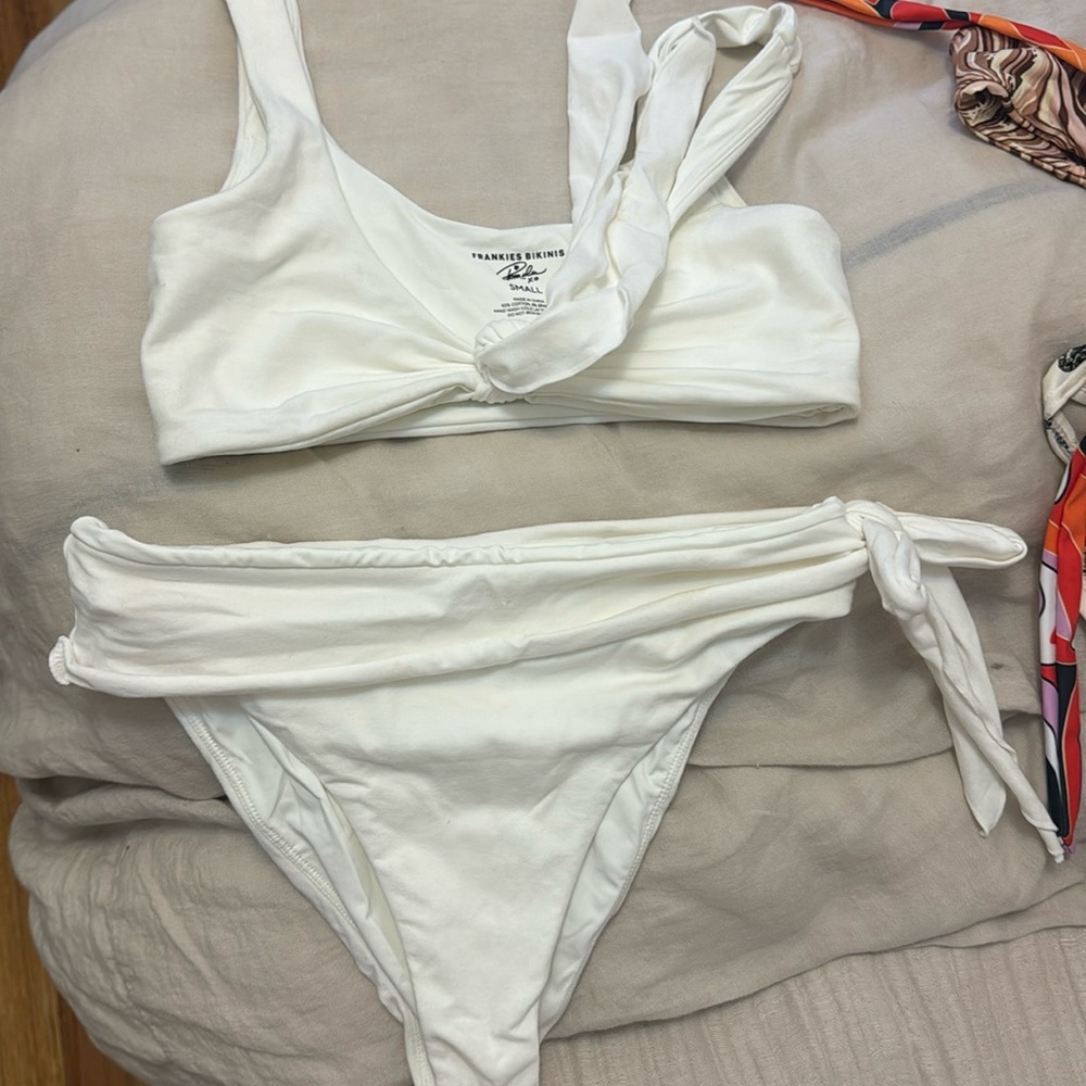 FRANKIES BIKINIS X PAMELA ANDERSON